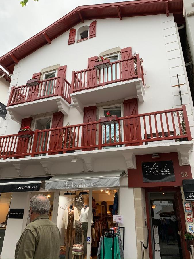 Hotel Les Almadies - Coeur De Ville แซ็งฌองเดอลูซ ภายนอก รูปภาพ