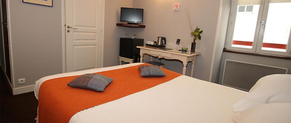 Hotel Les Almadies - Coeur De Ville แซ็งฌองเดอลูซ ภายนอก รูปภาพ