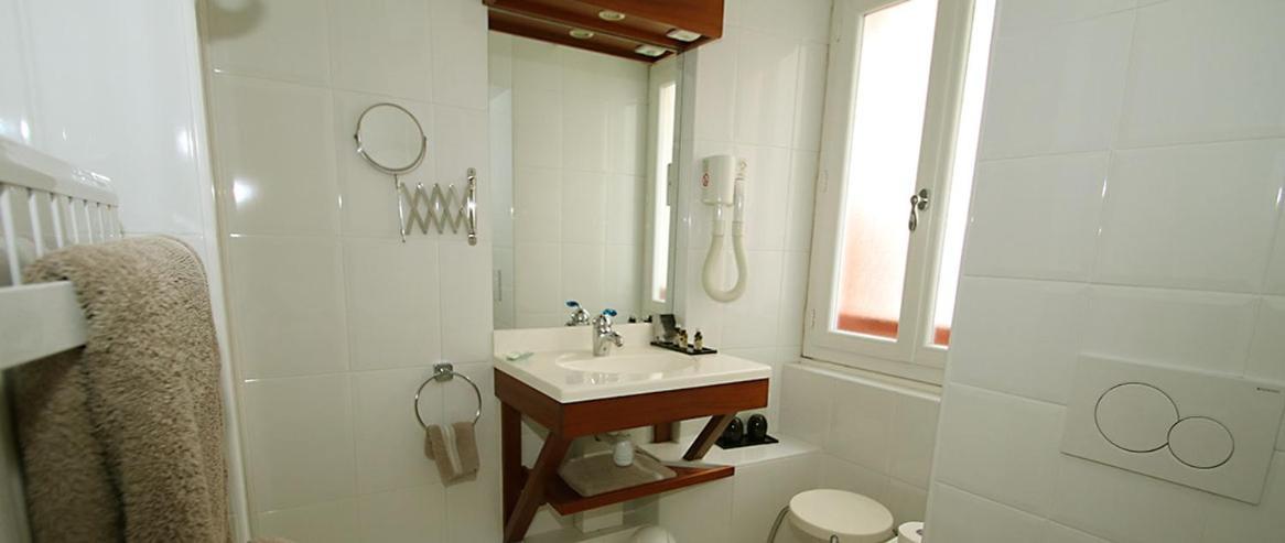 Hotel Les Almadies - Coeur De Ville แซ็งฌองเดอลูซ ภายนอก รูปภาพ